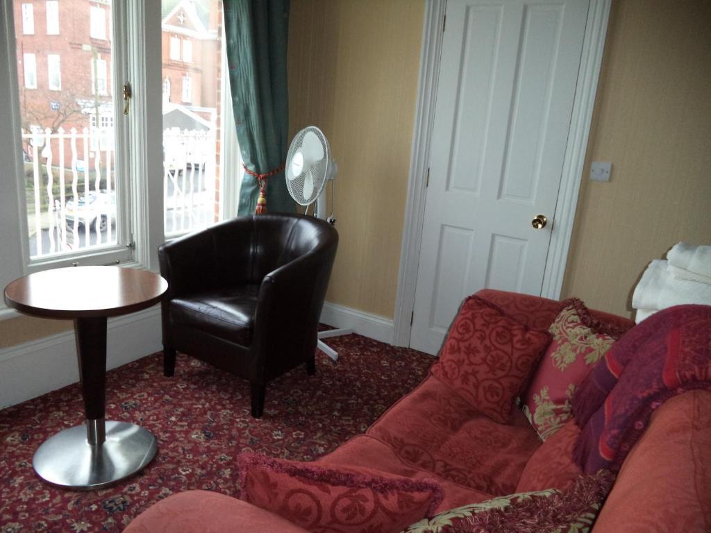 Britten House Lowestoft Room photo