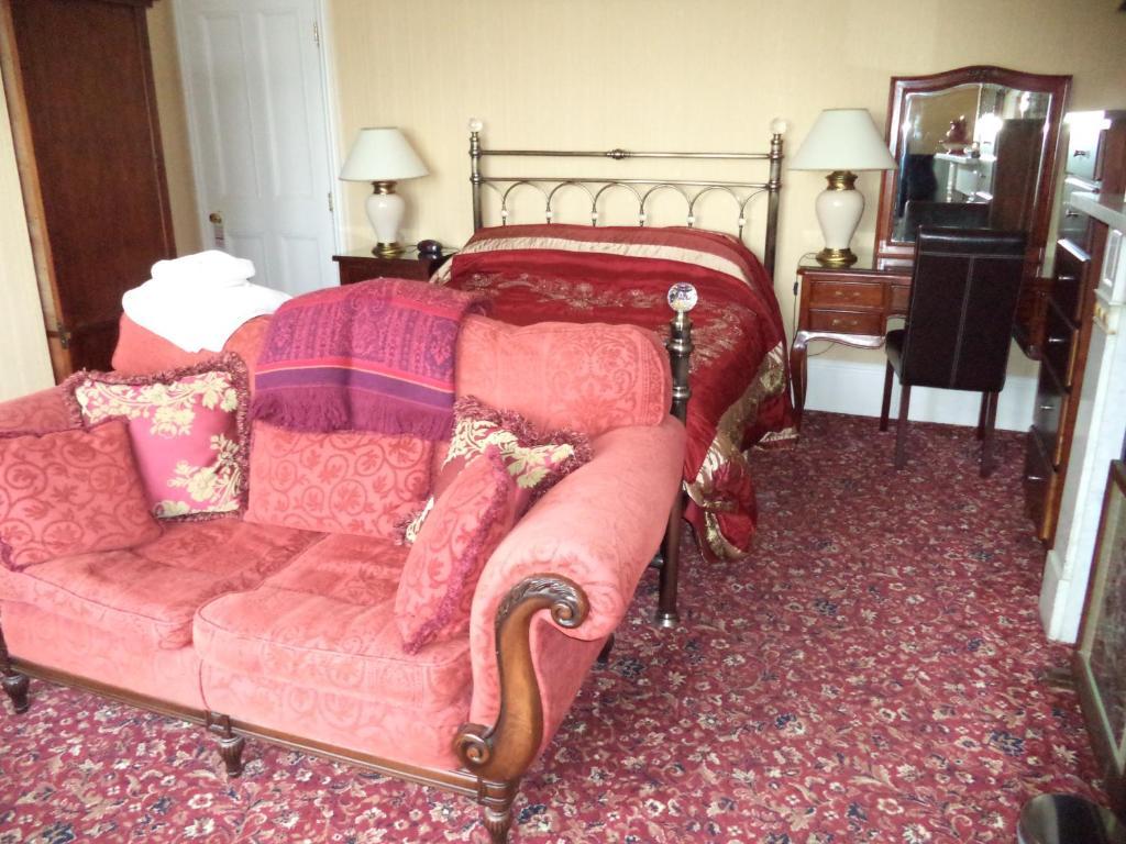 Britten House Lowestoft Room photo