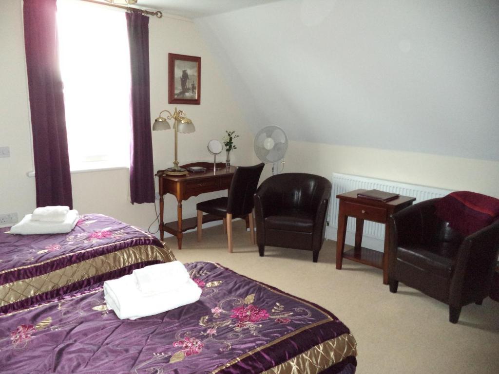 Britten House Lowestoft Room photo