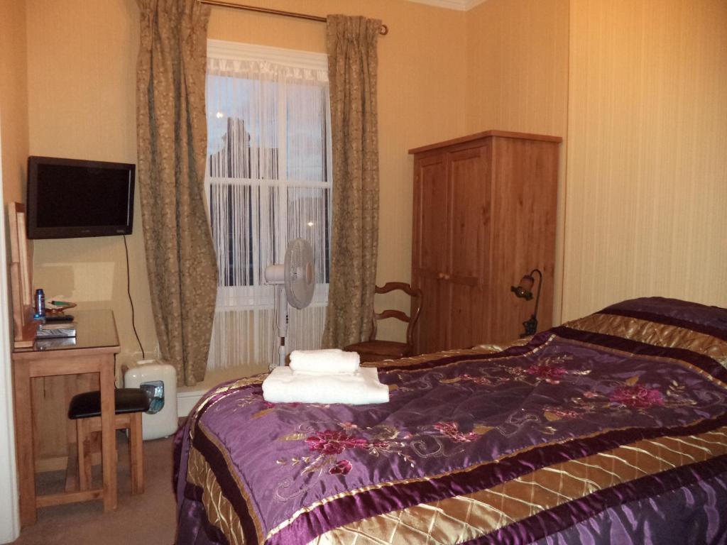 Britten House Lowestoft Room photo