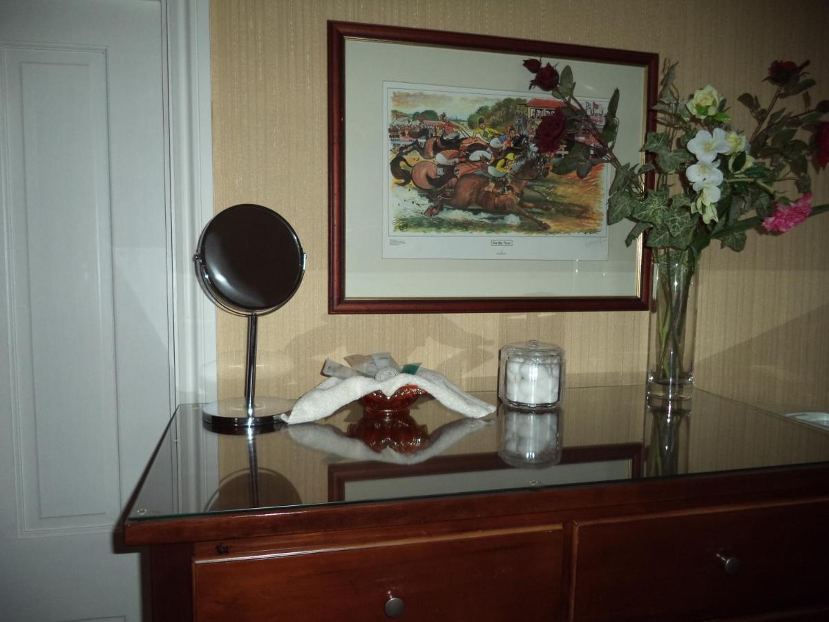 Britten House Lowestoft Room photo
